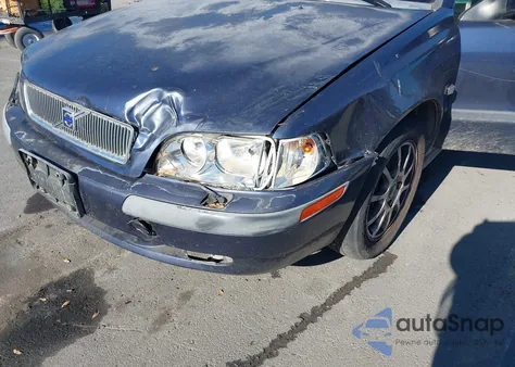 2001 Volvo V40 A/Sport Edition from USA, damaged, VIN YV1VW29551F678461